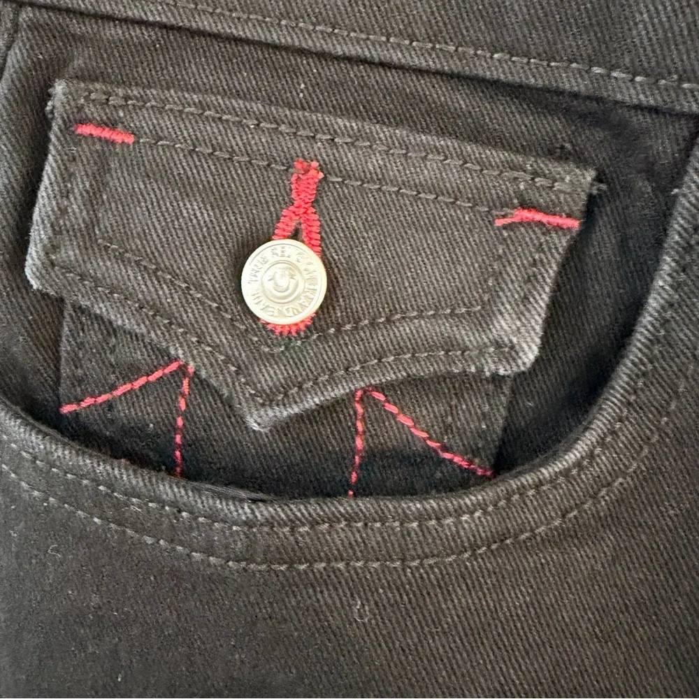True Religion RICKY RED SINGLE NEEDLE FLAP STRAIGHT JEAN 29x34